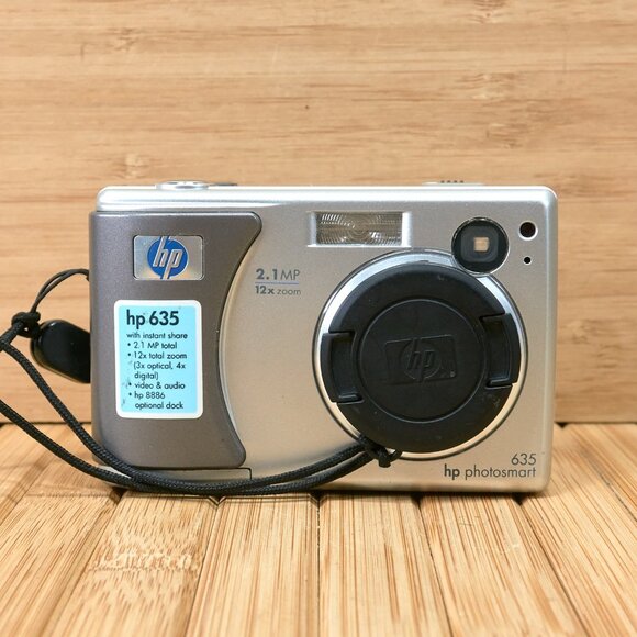 Vintage HP Photosmart HP 635 2.1MP Digital Camera, 3X Optical Zoom - Picture 2 of 7